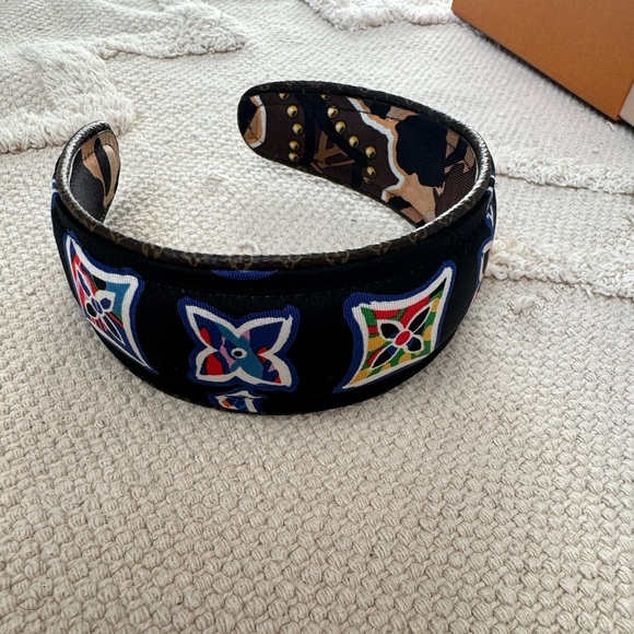 Louis Vuitton Headband - Picture 3 of 11